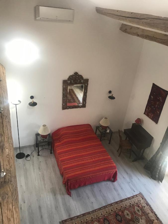 Chambres d hôtes de charme dans Mas La Souvine du 17ème, chambres climatisées Bédarrides Exterior foto