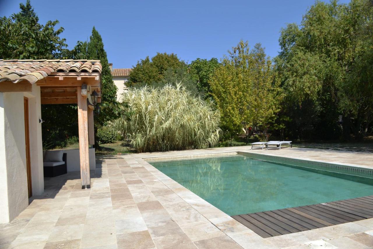Chambres d hôtes de charme dans Mas La Souvine du 17ème, chambres climatisées Bédarrides Exterior foto